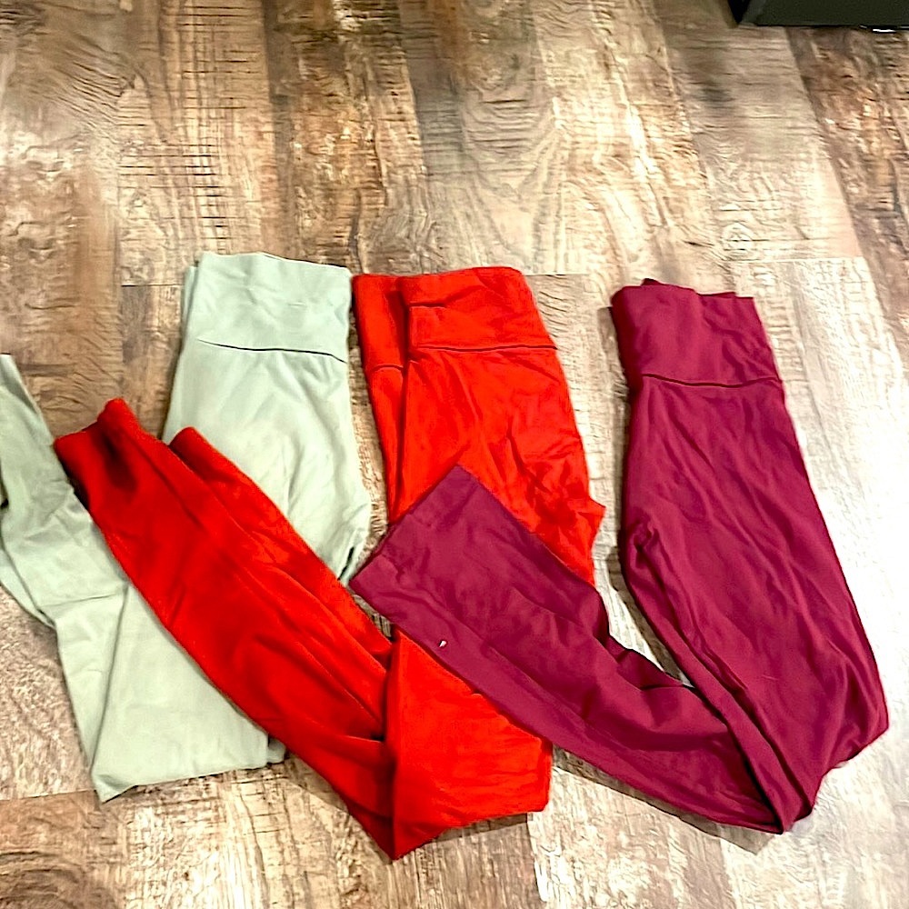 Light green and burnt orange and maroon high waisted forever 21 legging